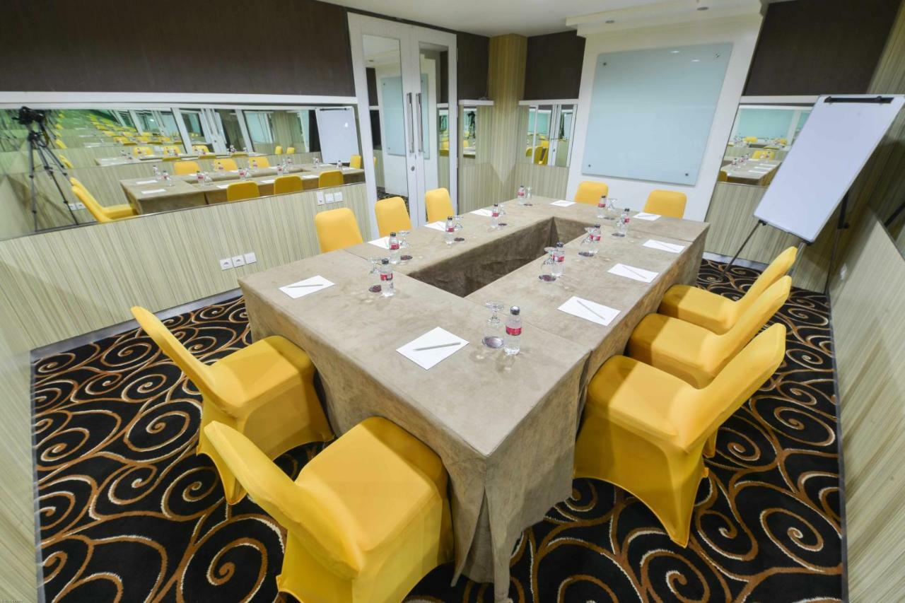 D'Hotel Джакарта Екстер'єр фото